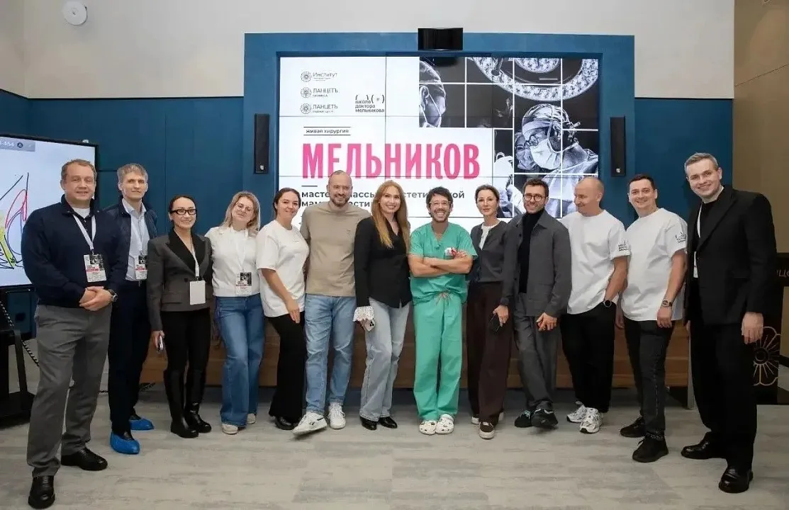 В ИПХиК прошла двухдневная авторская школа Дмитрия Владимировича Мельникова